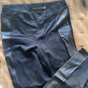Leggings / leather Alice + Olivia
